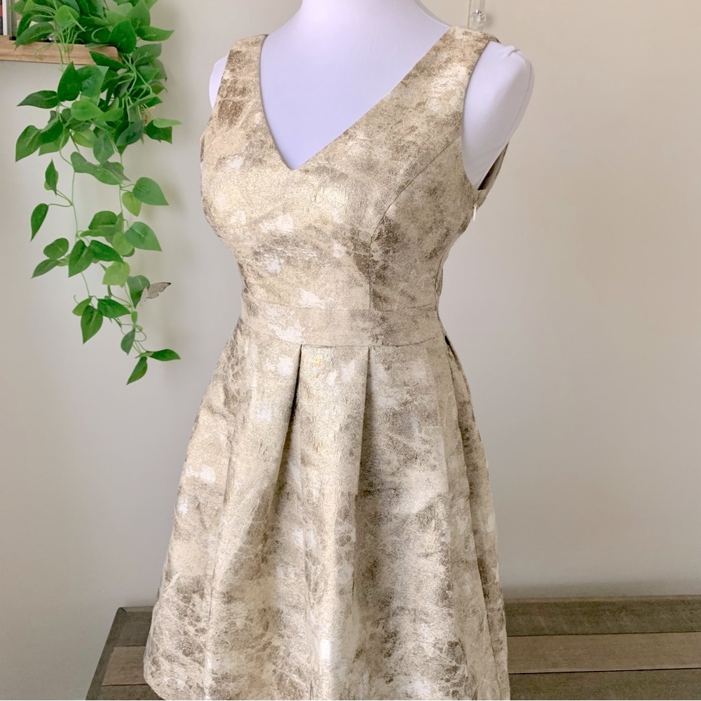 Champagne gold metallic fit & flare v neck Cocktail Dress. - Picture 4 of 7